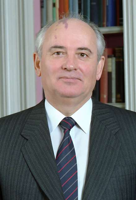 Mikhail Gorbachev in The White House Library, 12/8/1987